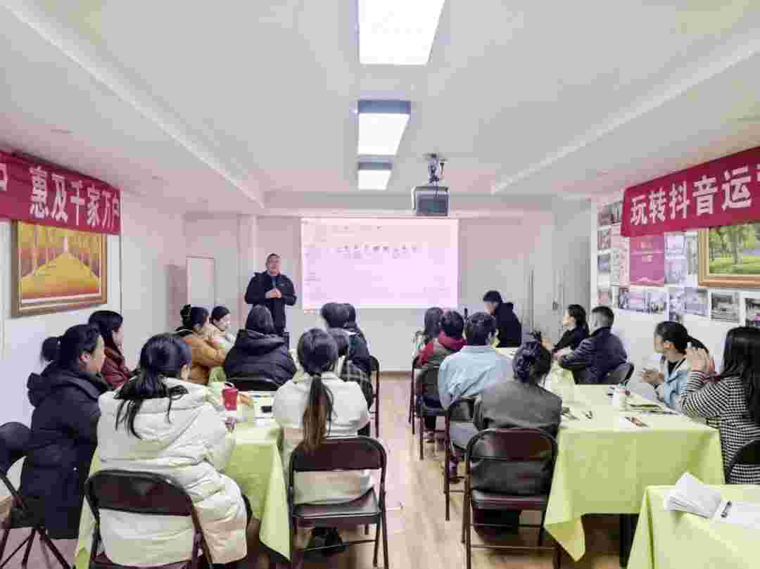 热烈祝贺古之滕众道妙方抖音运营暨成人亚健康调理特训营（云南站）圆满结业